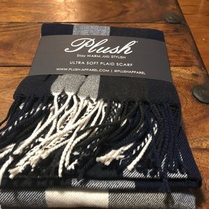 NEW- ultra soft plaid scarf
